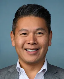 Official portrait of Derek Tran