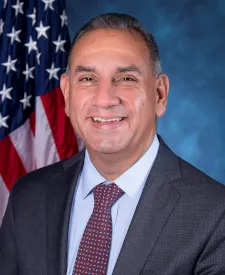 Official portrait of Gil Cisneros